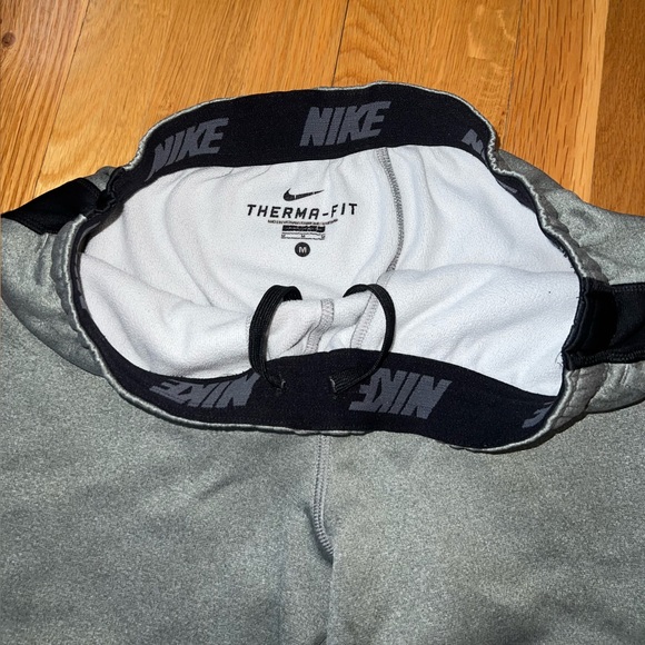 Men’s Gray Nike Therma-Fit Sweatpants - Picture 3 of 4